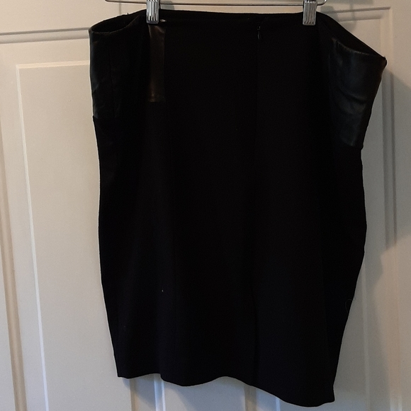 Ladies Calvin Klein black skirt with faux … - Picture 5 of 8